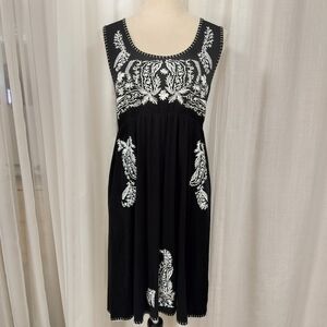 2/$30 Grace Elements Black Midi Popover Dress Womens Size M Whtie Embroidery‎